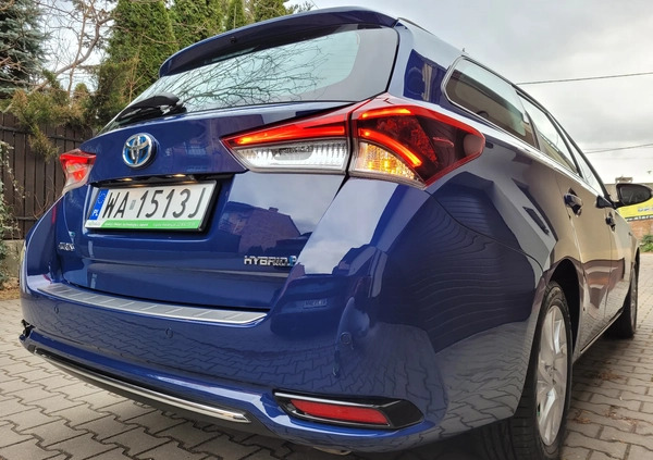 Toyota Auris cena 74999 przebieg: 61230, rok produkcji 2017 z Warszawa małe 301